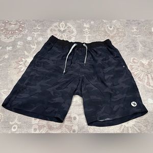 Vuori Shorts